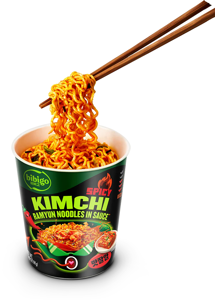 bibigo Spicy Kimchi Korean-Style Sauced Instant Ramyun Noodles - Image 4