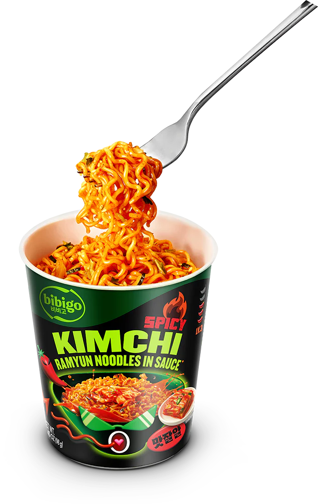 bibigo Spicy Kimchi Korean-Style Sauced Instant Ramyun Noodles - Image 5
